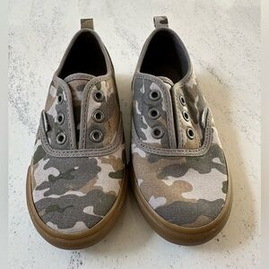 Like-New Boys Old Navy Camouflage Slip On Shoes
